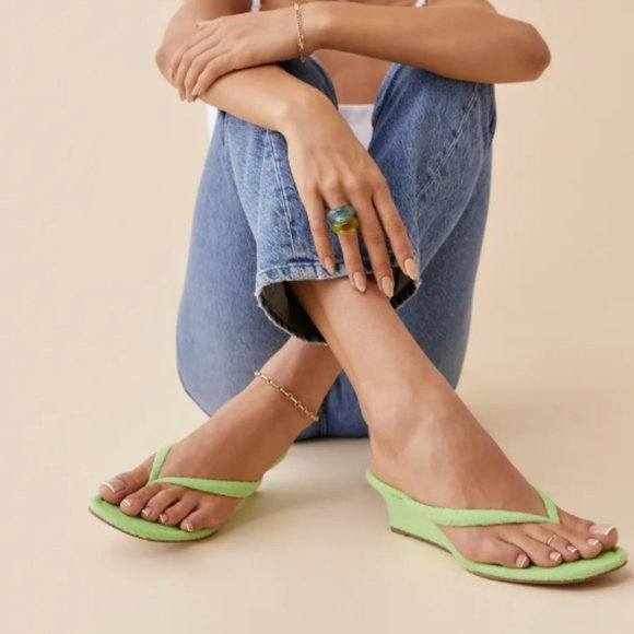 Reformation Shoes - Amelia Terry Thong Wedge Sandal in Green